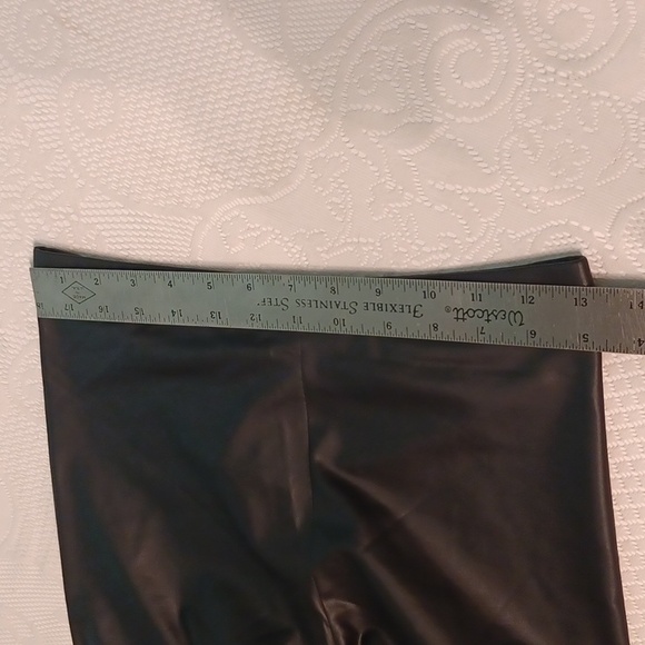 NEW! C'est Moi 'pleather' like pants 4990 - Picture 6 of 6